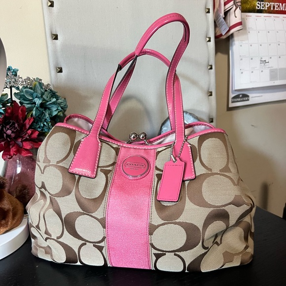 Coach Signature Stripe Pink with Kisslock - Picture 1 of 17